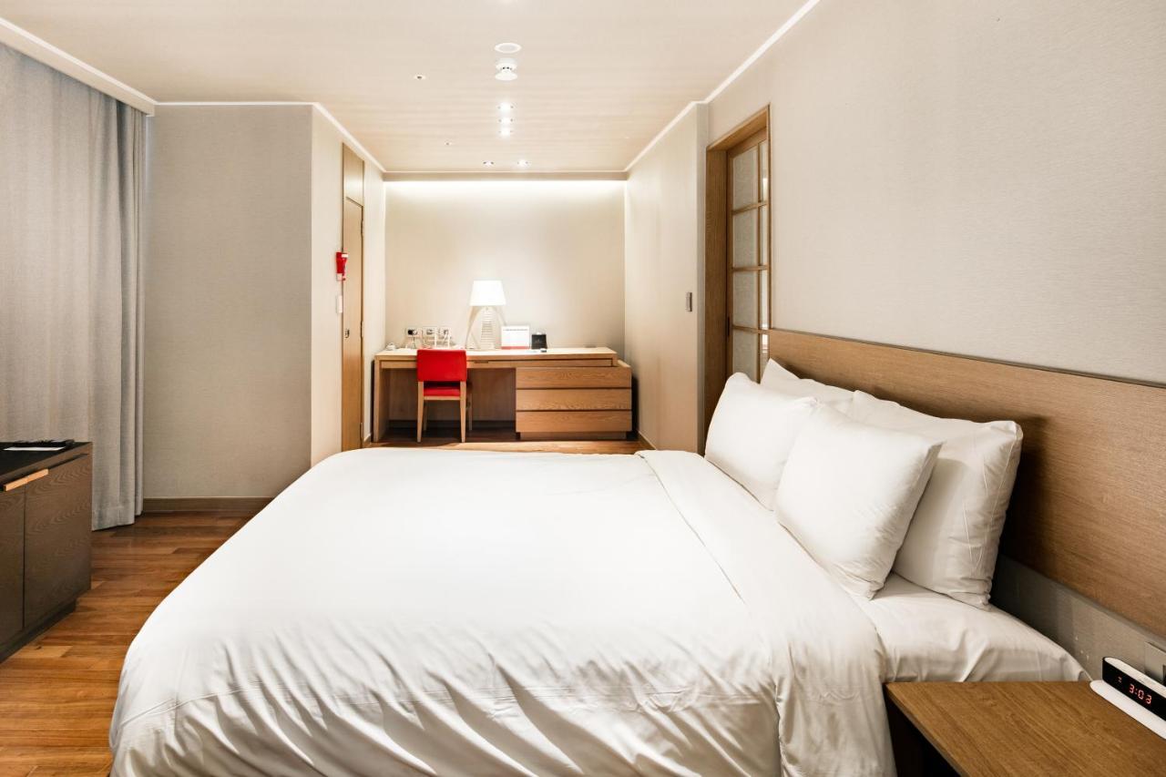 Ramada Hotel And Suites Seoul Namdaemun Buitenkant foto