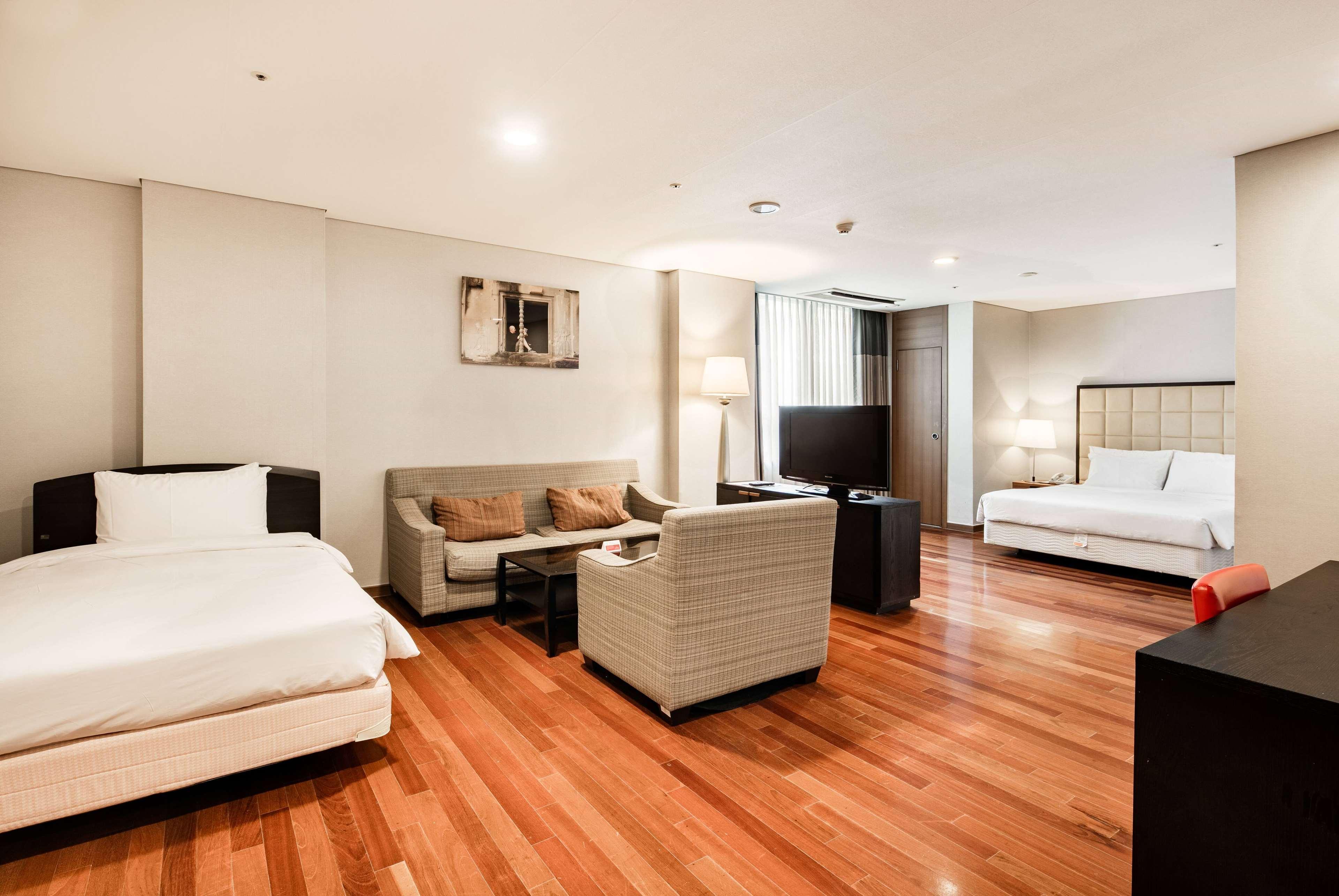 Ramada Hotel And Suites Seoul Namdaemun Buitenkant foto