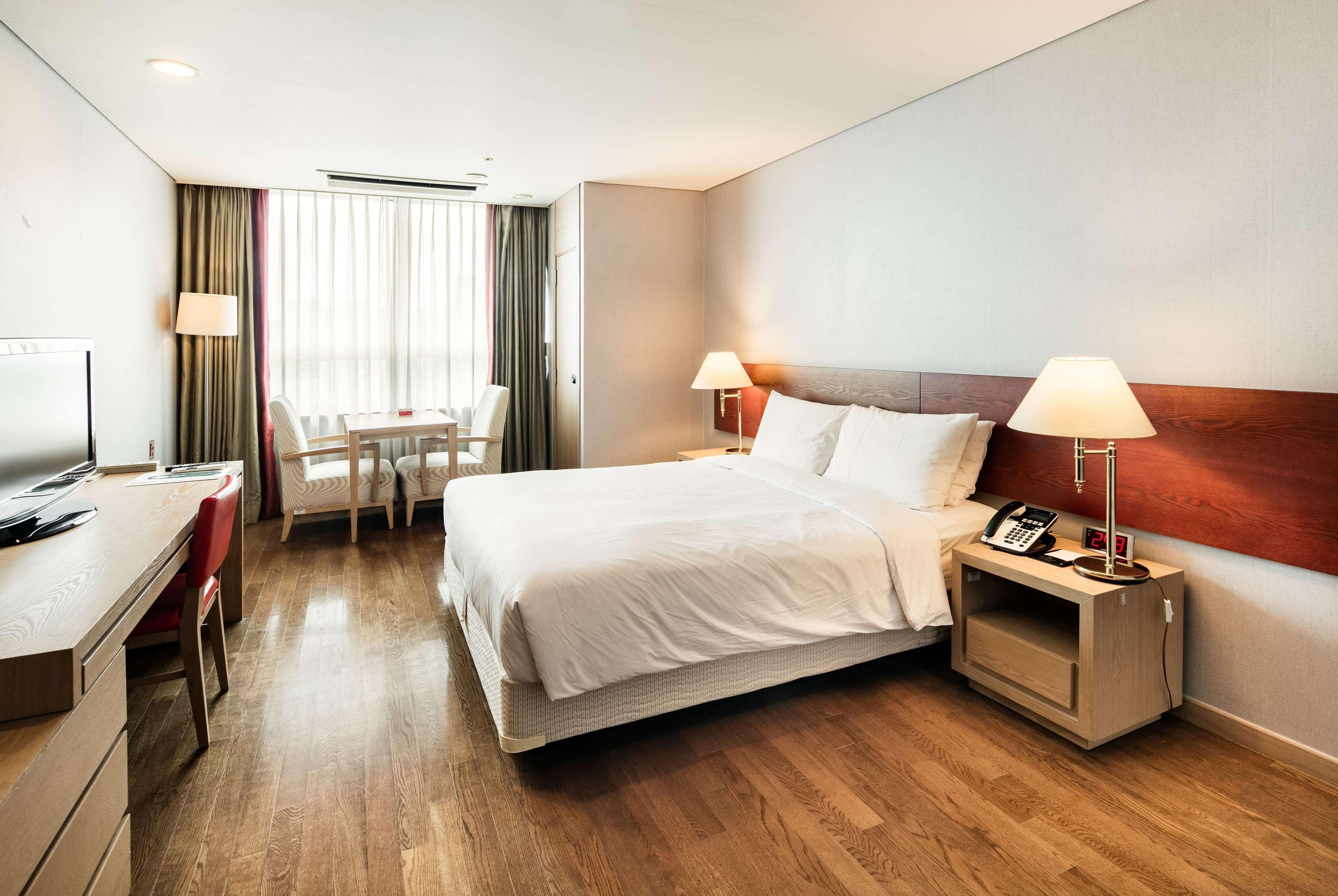 Ramada Hotel And Suites Seoul Namdaemun Buitenkant foto