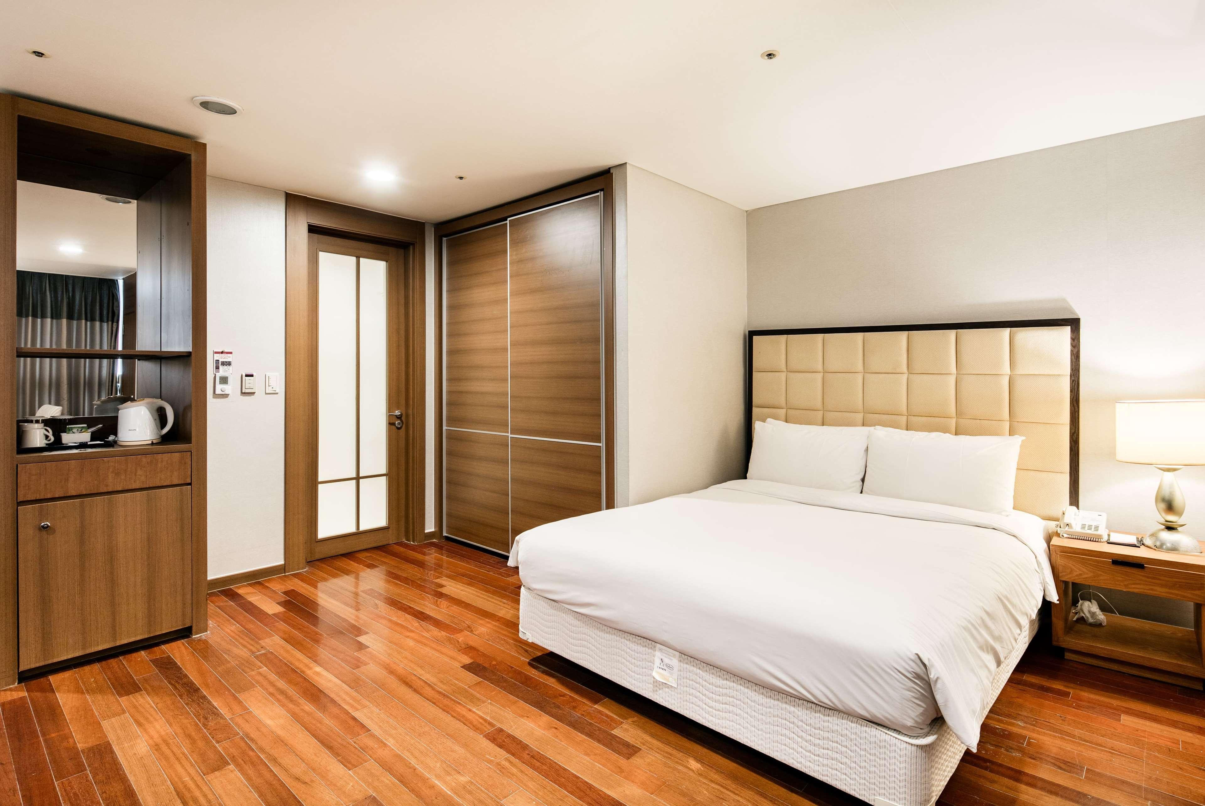 Ramada Hotel And Suites Seoul Namdaemun Buitenkant foto