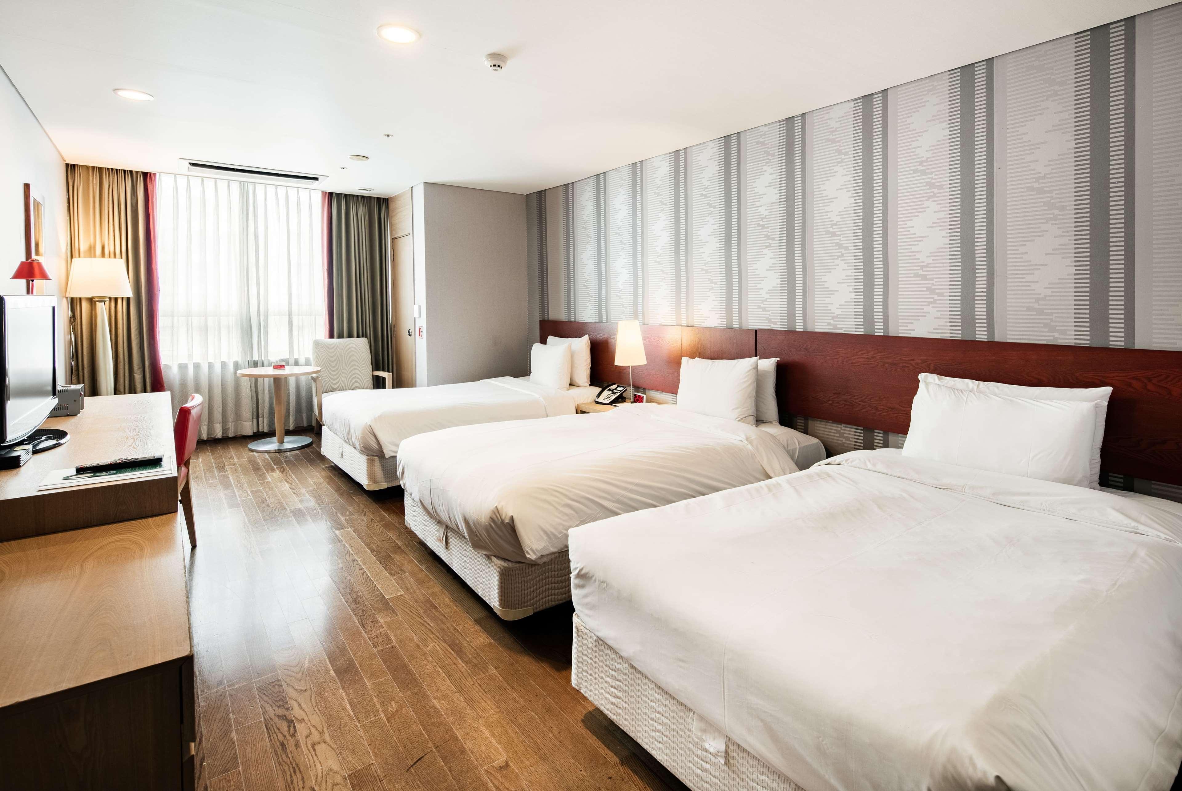 Ramada Hotel And Suites Seoul Namdaemun Buitenkant foto