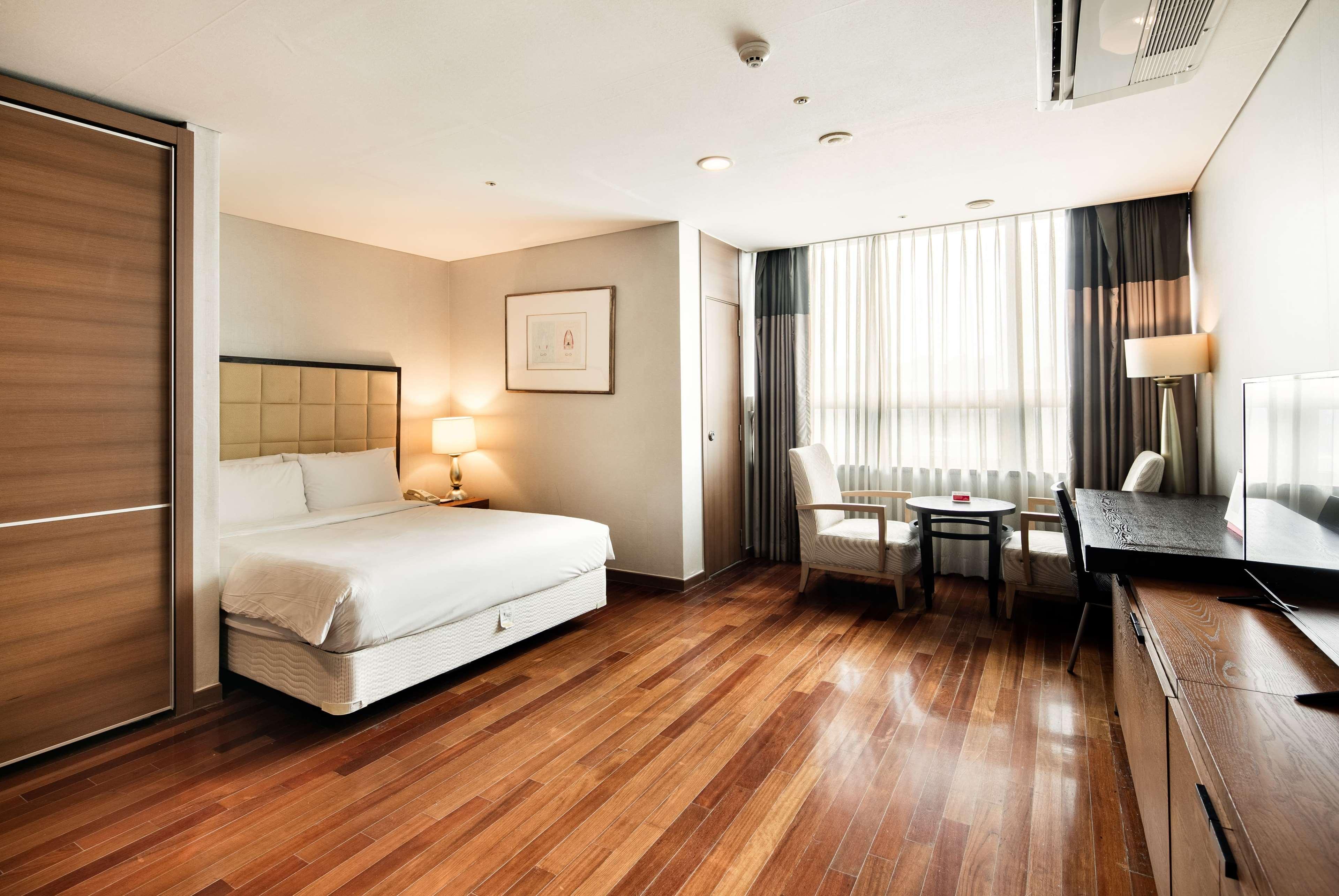 Ramada Hotel And Suites Seoul Namdaemun Buitenkant foto