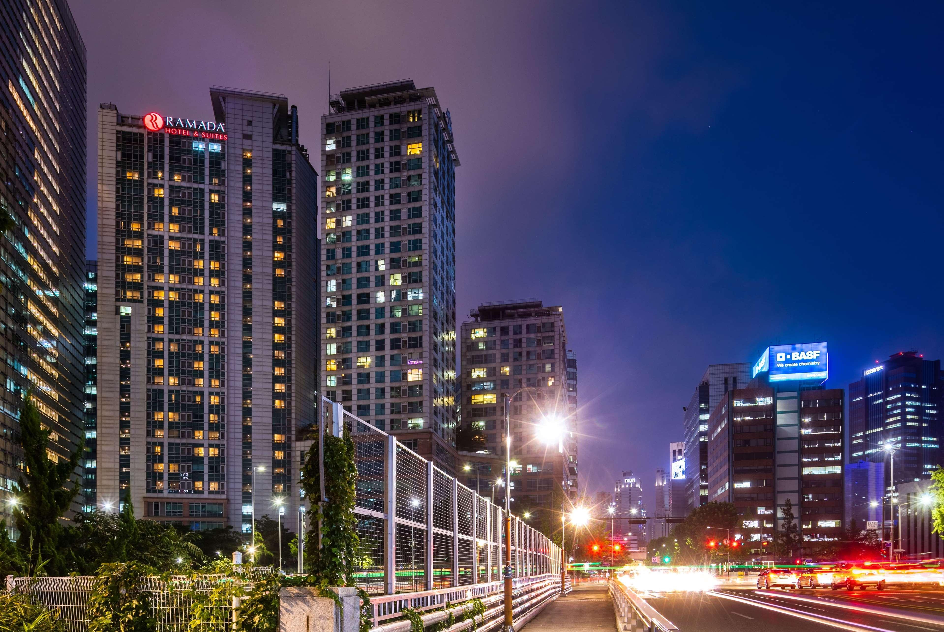 Ramada Hotel And Suites Seoul Namdaemun Buitenkant foto