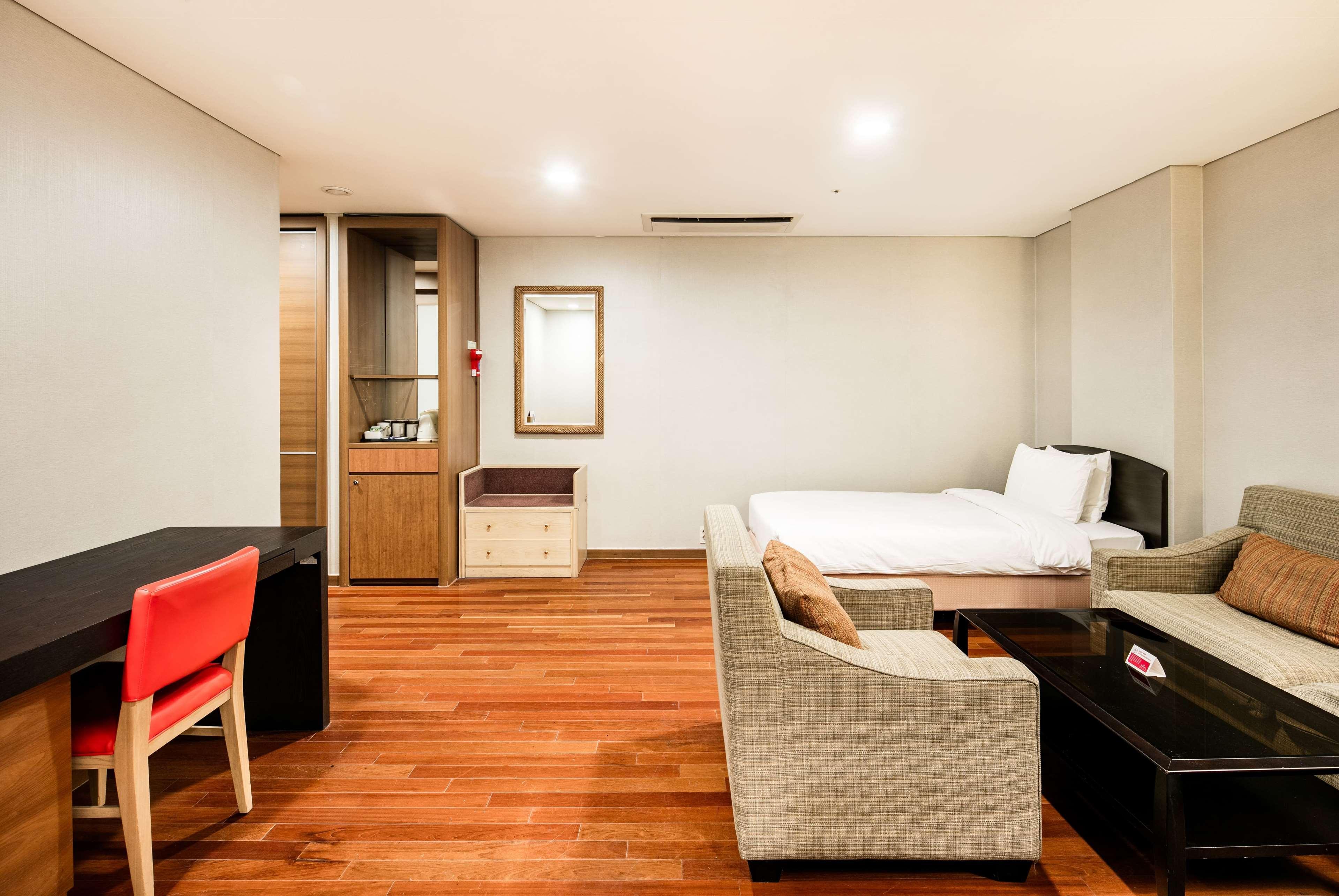 Ramada Hotel And Suites Seoul Namdaemun Buitenkant foto