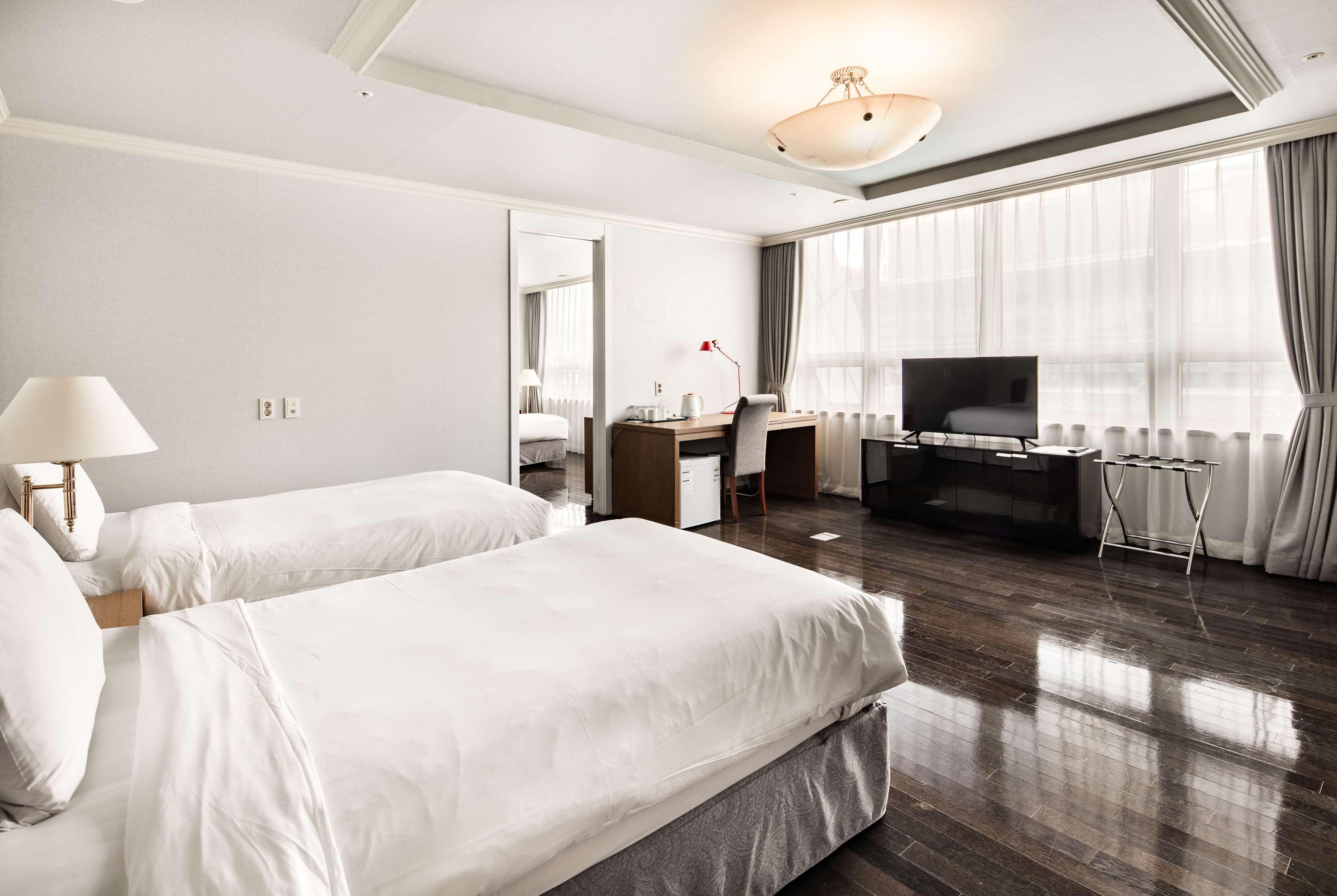 Ramada Hotel And Suites Seoul Namdaemun Buitenkant foto