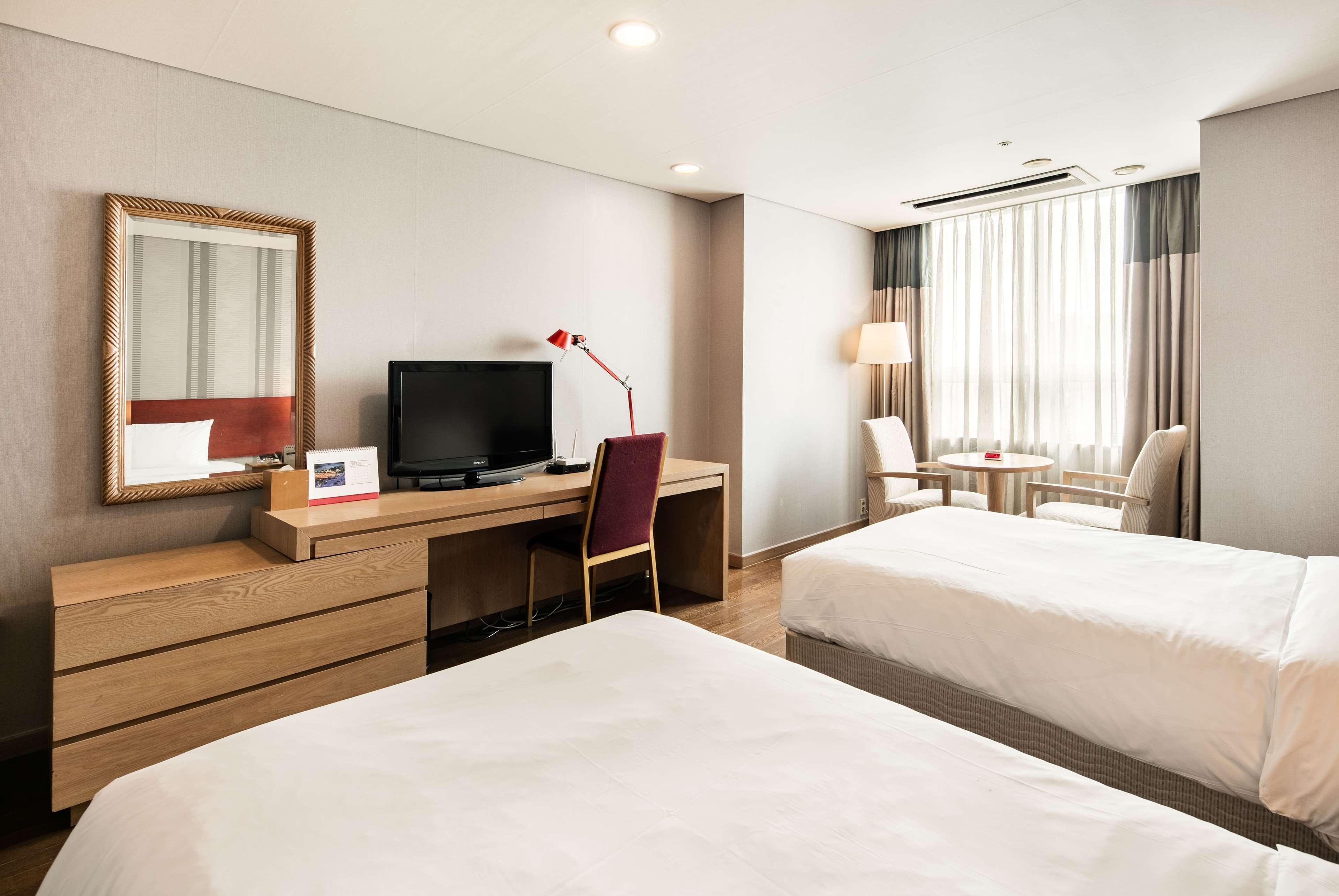 Ramada Hotel And Suites Seoul Namdaemun Buitenkant foto