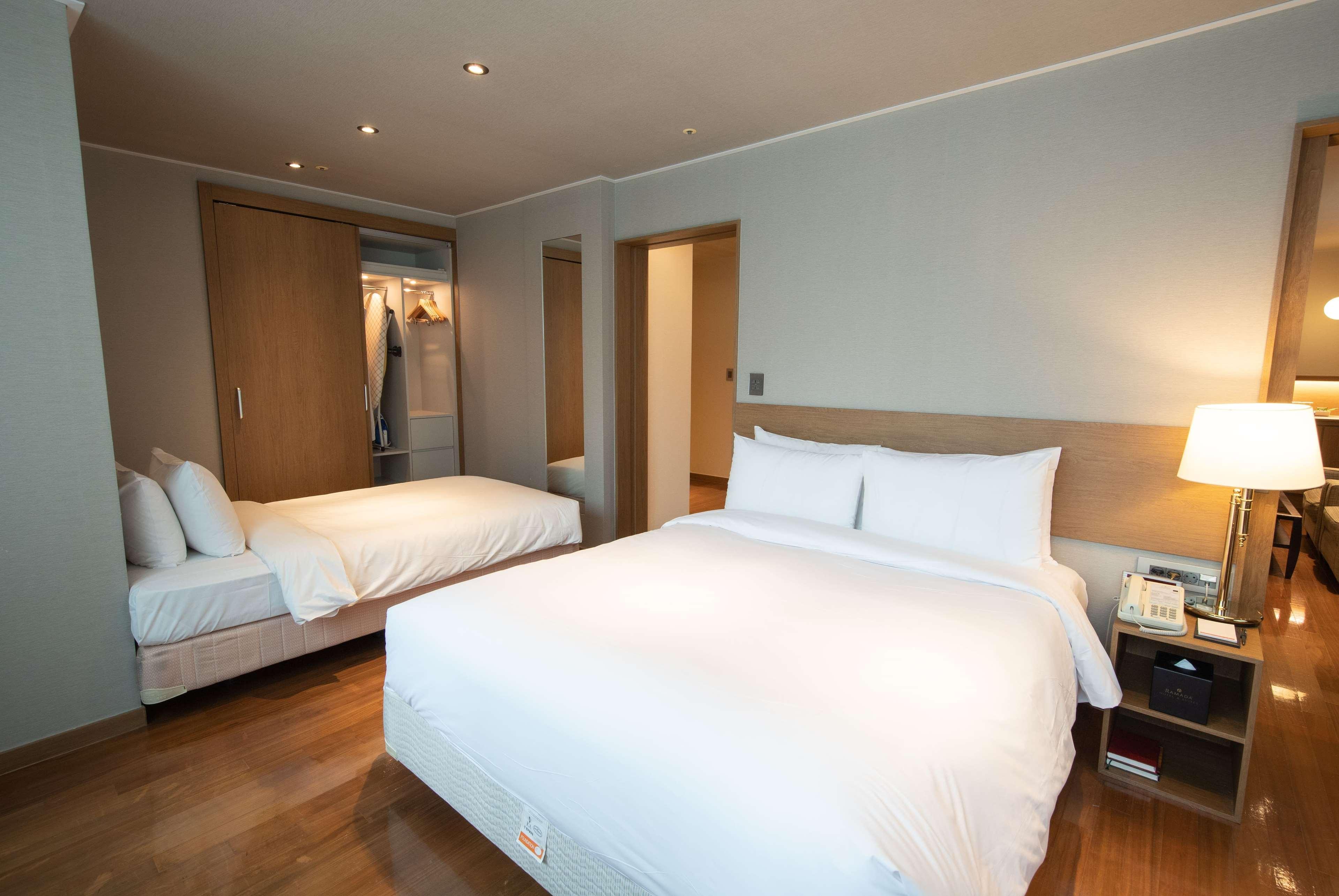Ramada Hotel And Suites Seoul Namdaemun Buitenkant foto