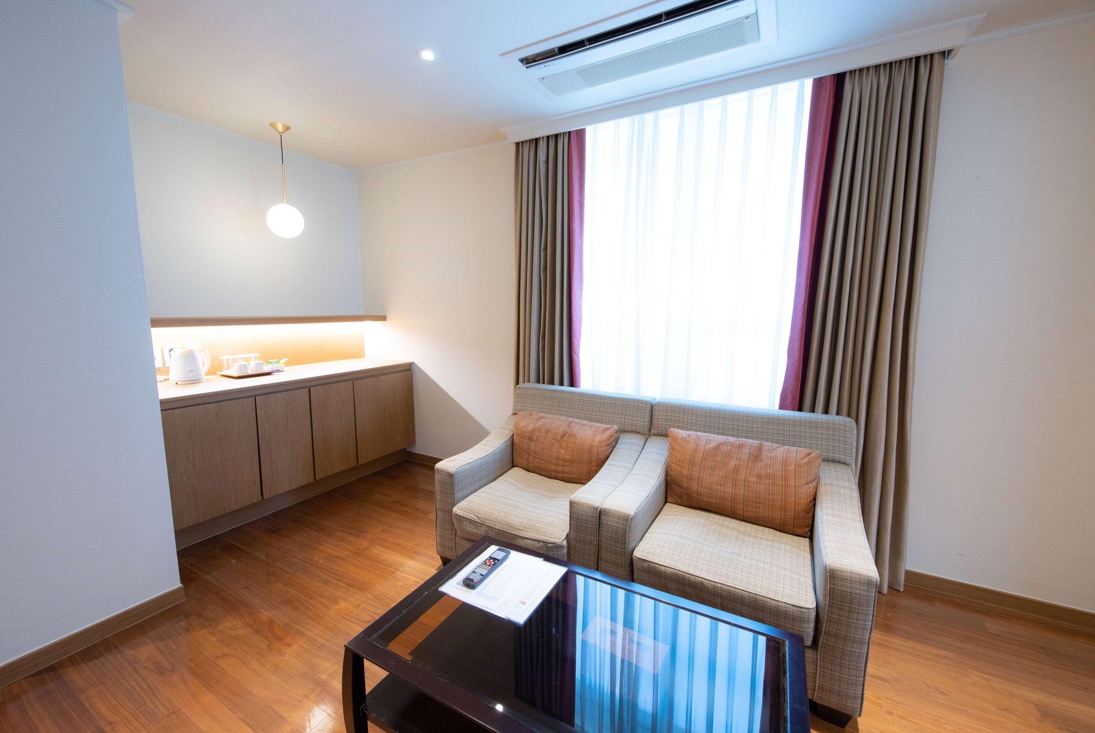 Ramada Hotel And Suites Seoul Namdaemun Buitenkant foto