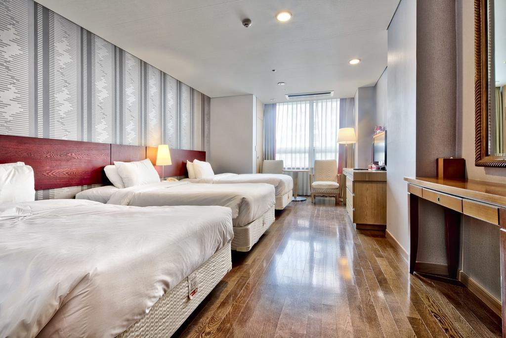 Ramada Hotel And Suites Seoul Namdaemun Buitenkant foto