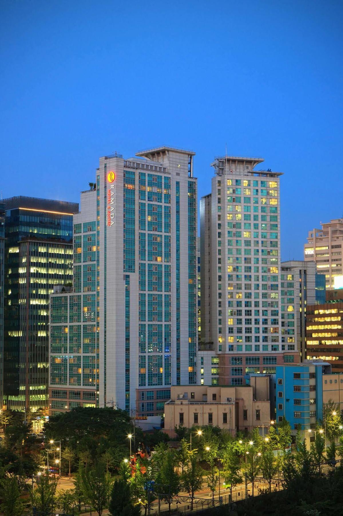 Ramada Hotel And Suites Seoul Namdaemun Buitenkant foto